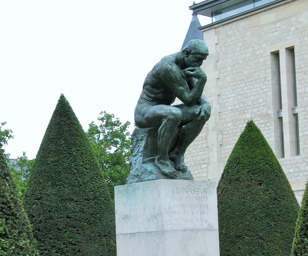 Auguste Rodin i jego rzeźba Myśliciel: historia, znaczenie i wpływ