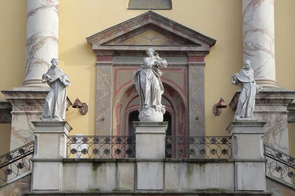 Rzeźby Adama Myjaka: Odkryj niezwykłe dzieła i ich znaczenie