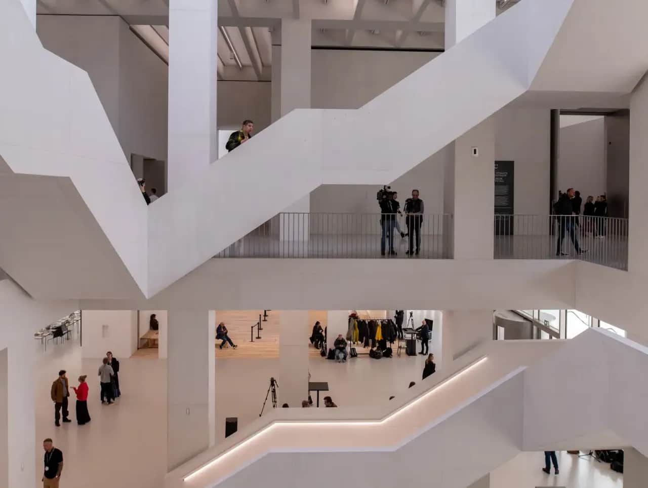 Nowe muzeum sztuki nowoczesnej w Warszawie – co warto wiedzieć?